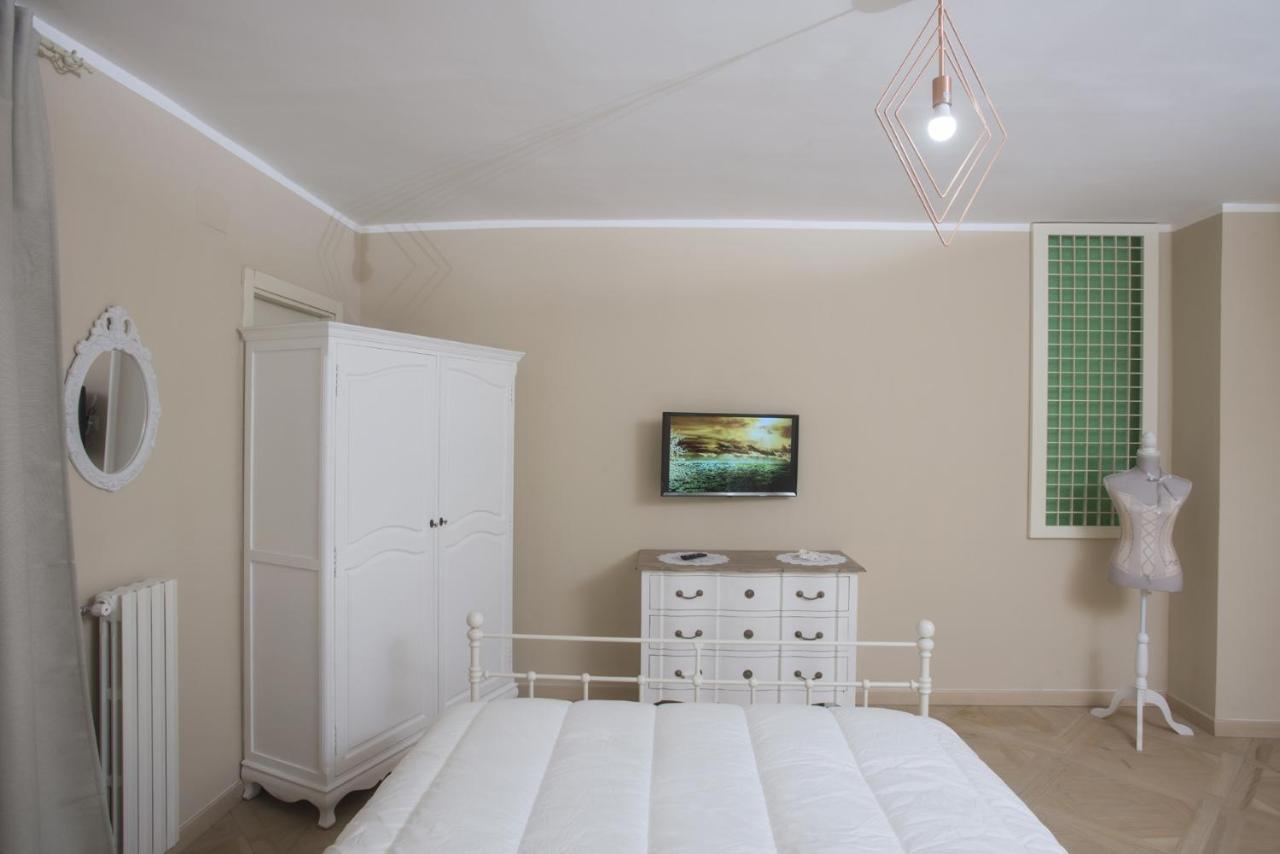 Piazza Dante Suites By Wonderful Italy เนเปิลส์ ภายนอก รูปภาพ